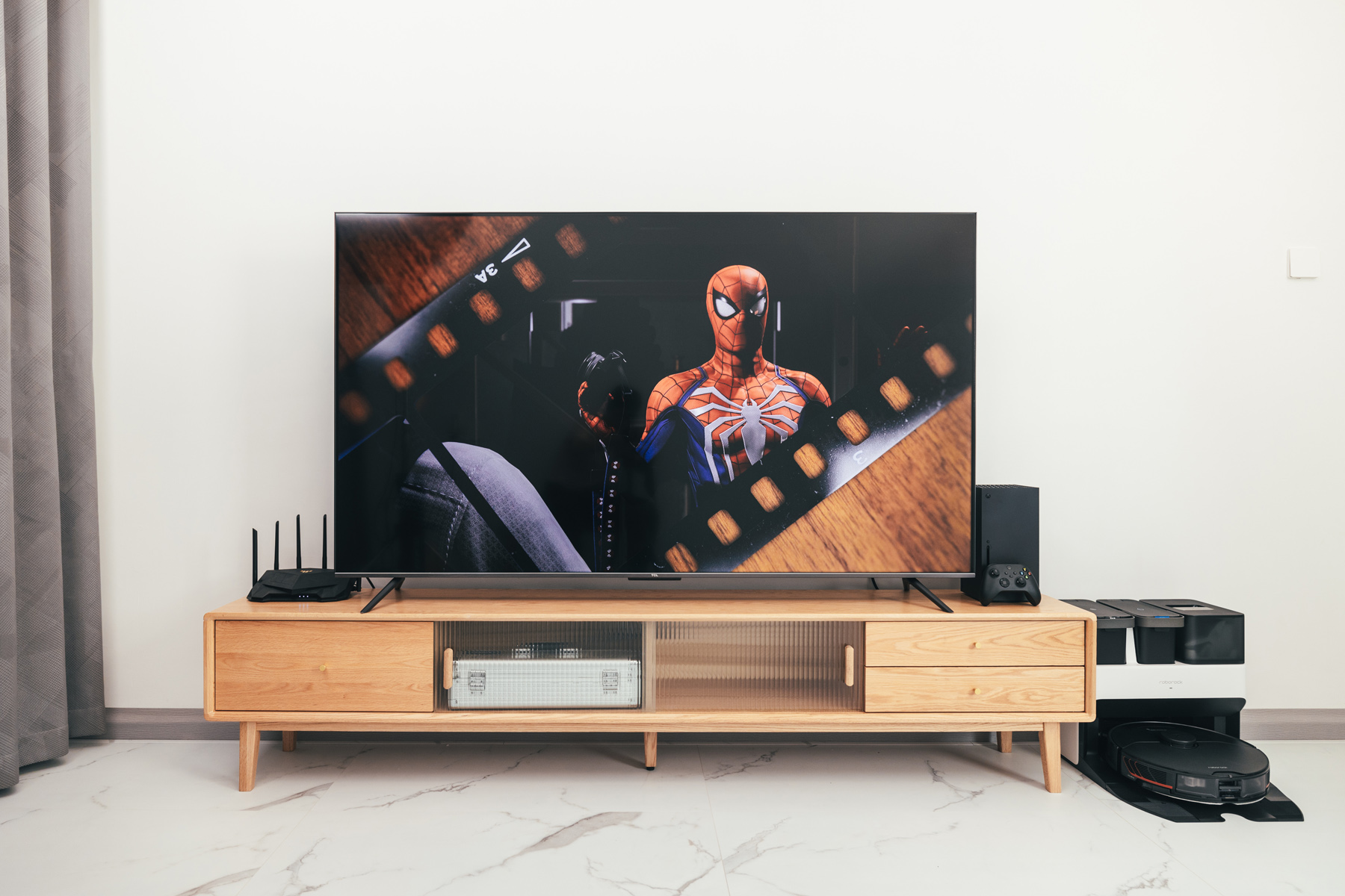 |内卷王者,用75吋4K144Hz电视打游戏是什么体验?TCL 75T7E开箱