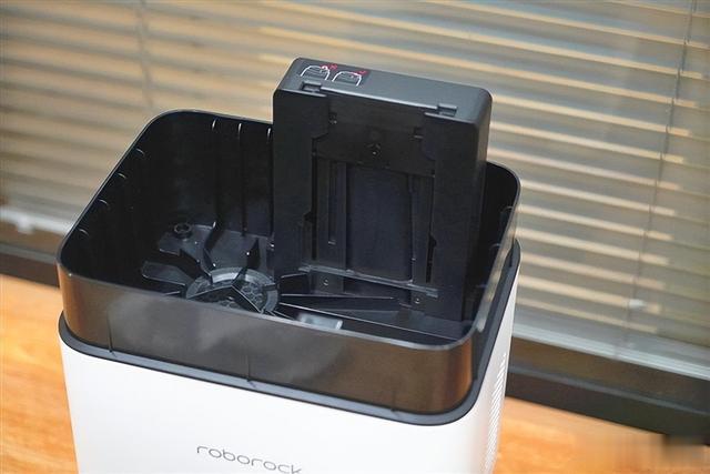 评测|石头扫拖机器人T8 Plus开箱图赏:吸力暴增 一年只倒6次垃圾