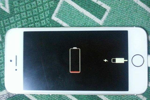 |手机充不进电了?我在维修师傅学的“诀窍”,3分钟就能轻松搞定