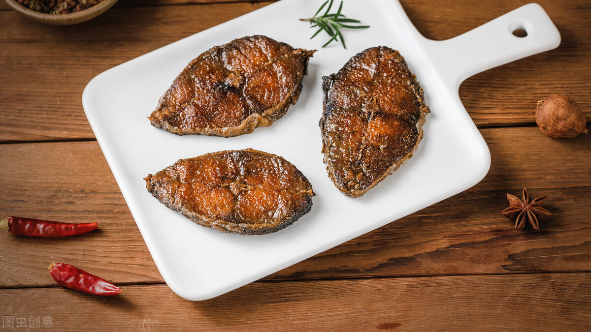 鲈鱼|适合过年吃的6种鱼，懂行人推荐，鱼刺少营养高贵点也值