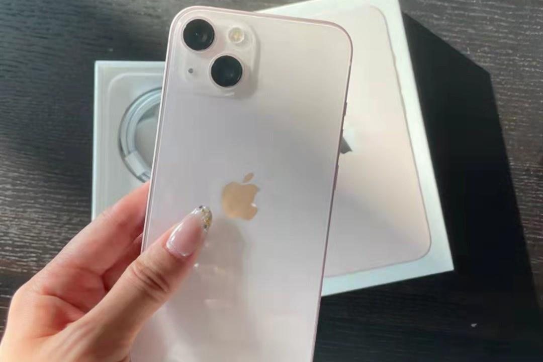 iphone13|华为HMS+128GB+玻璃机身，仅699元，外观致敬iPhone13