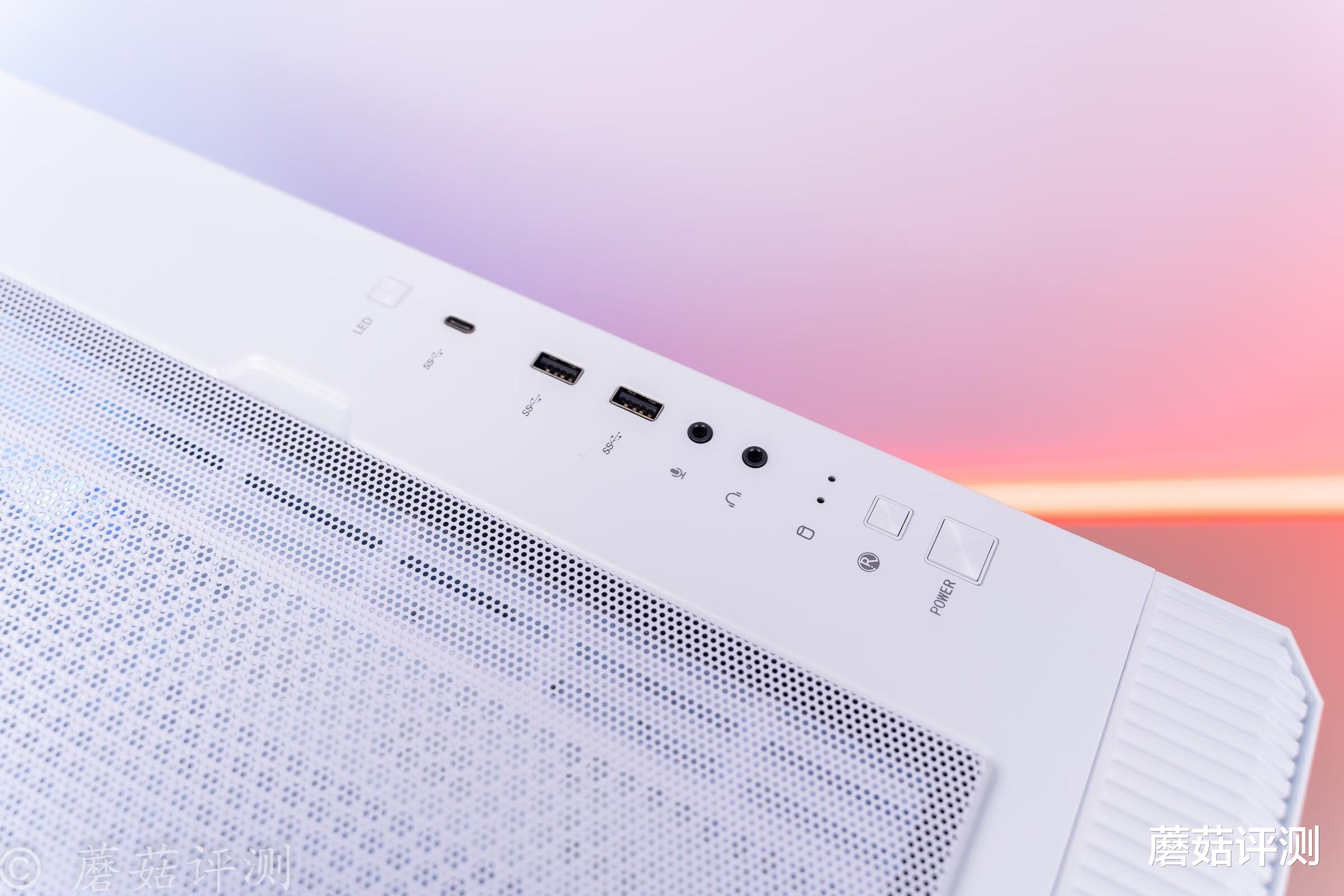 机箱|细节出色，体验优秀，颜值高、微星刀锋100R白色中塔机箱 评测