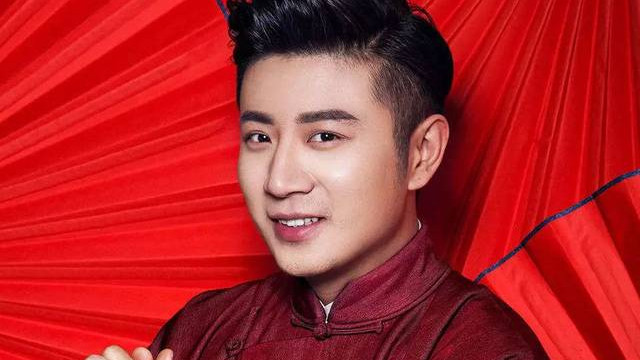 高晓攀|高晓攀貌似割了双眼皮，直播带货不超两百人观看，连福利也送不出去