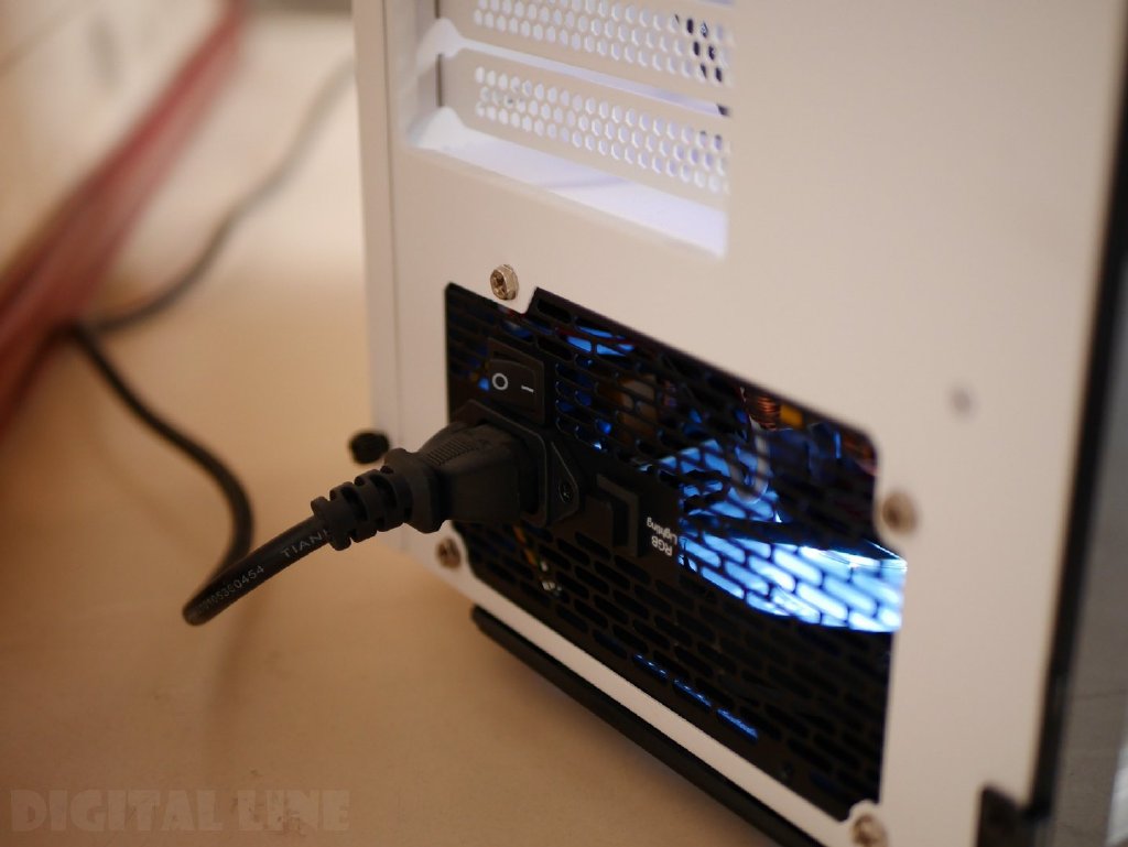 显卡|轻松兼容主流显卡和电源, Tt Smart color 500W金牌电源!