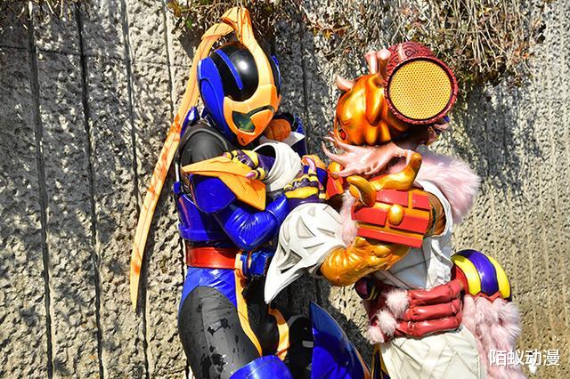 波罗斯|假面骑士Revice第32话,两大女骑湿身互撕,妹妹堕落,黑丝女危险