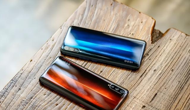 iqoo|iQOO又将迎来新的机皇,续航能力增加近一倍,背刺小米12Ultra!