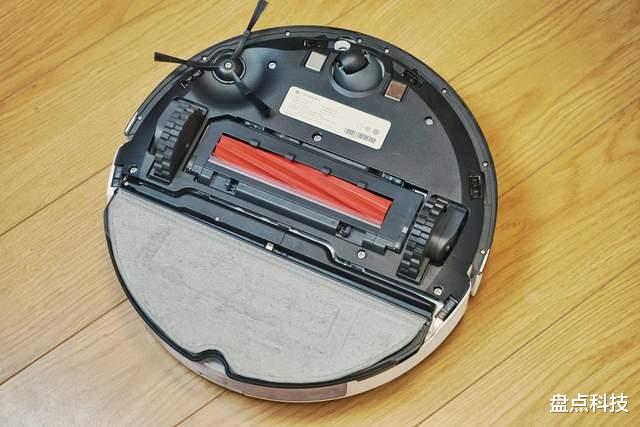 音箱|石头扫拖机器人T8 Plus上手：大吸力+集尘设计，一年只倒6次垃圾？