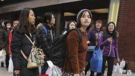 疯狂 国内“尴尬级”的护肤品，曾被误认为地摊货，其实都是胜过兰蔻的牛货