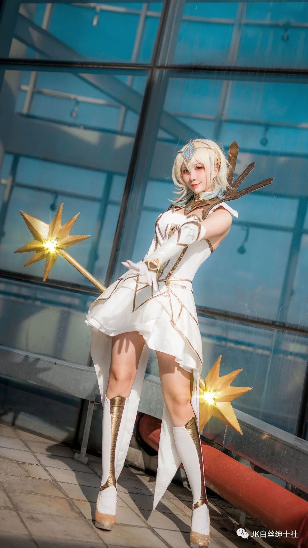 |cos：英雄联盟金光闪闪的拉克丝cos正片@九曲