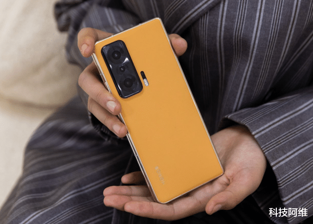 华为荣耀|开卖四个月仍供不应求，12GB+512GB+66W，一天后开卖或将再度售空