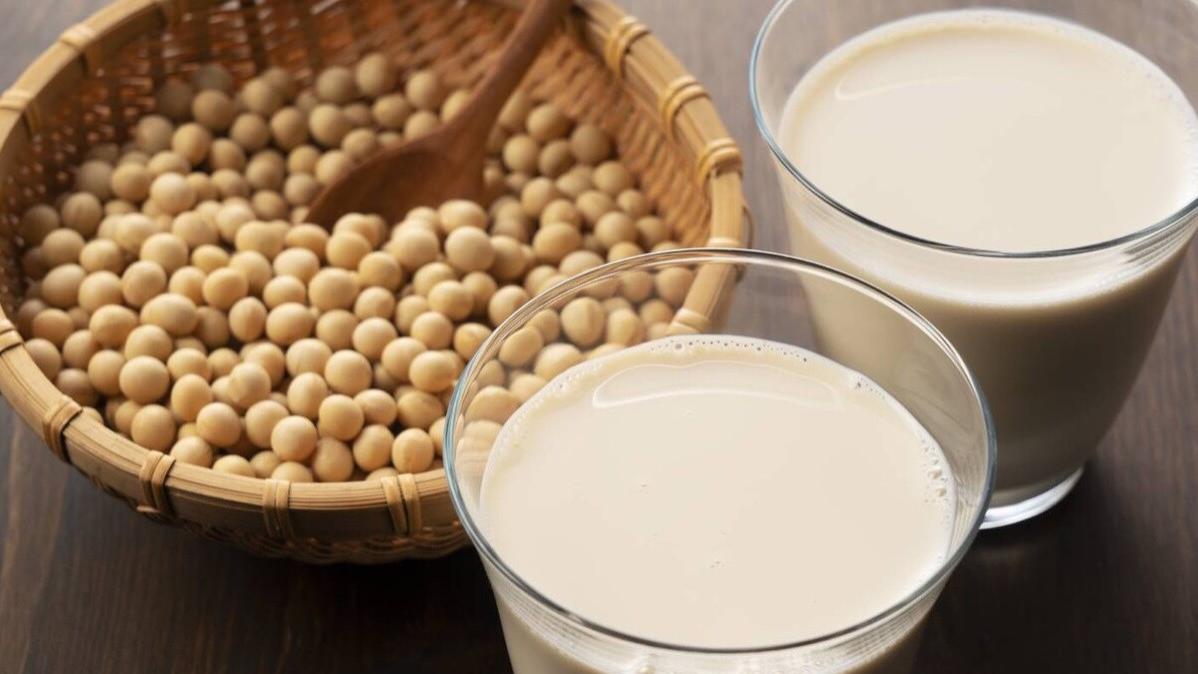 |豆浆是肾衰竭“发物”？医生：不想肾脏报废，远离“2红1绿”