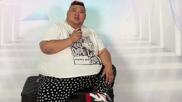 |炒作？曝胖猴仔被训练营赶出，600W打水漂，气极要跟对方硬刚到底