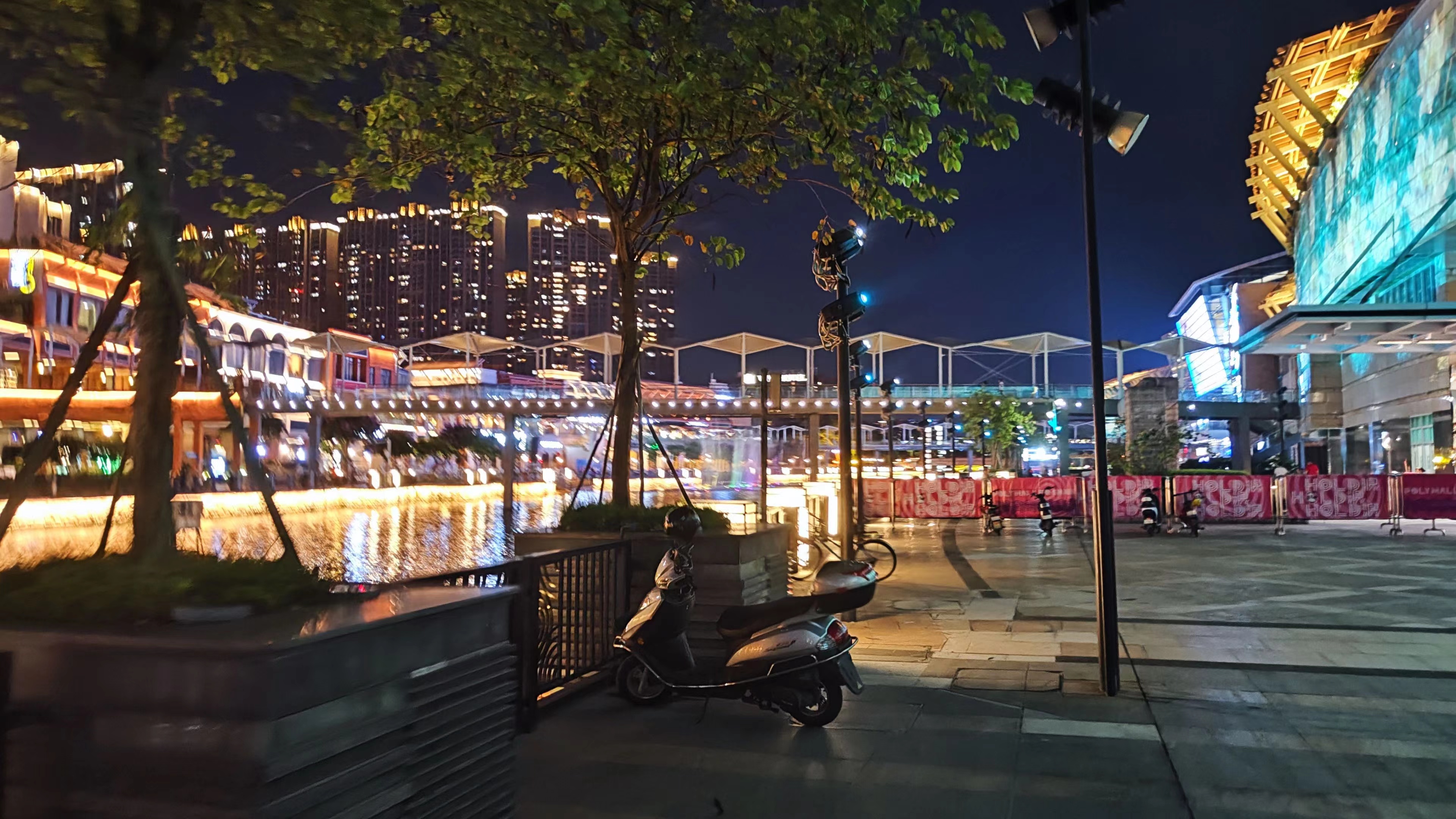 小米科技|小米12在安卓界是不是够保值?半年才跌800,最贵的是CPU吧