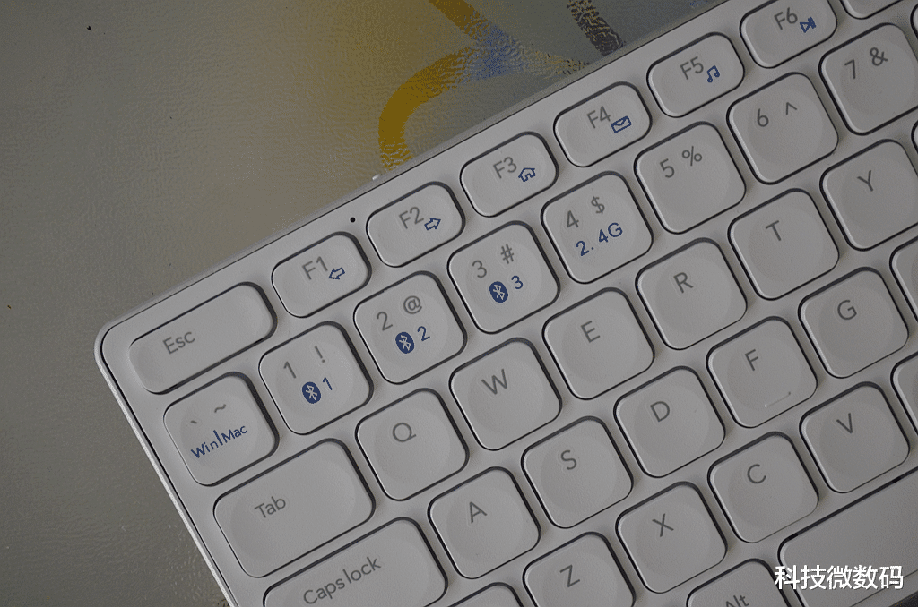 iPhone|笔记本电脑的绝佳伴侣，雷柏刀锋键鼠套装，用了再也停不下来