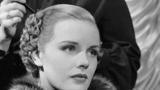 派拉蒙|弗兰西斯：被亲妈切除前额叶，送疯人院受折磨，再成女星重回舞台