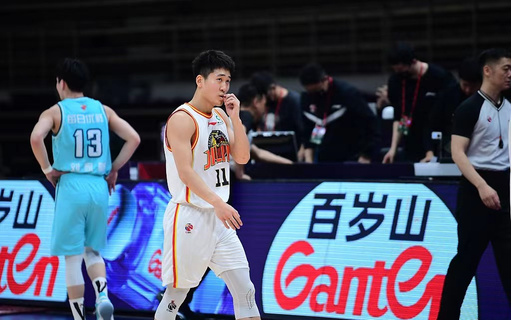 国家队再添00后小将!姜伟泽休赛期“双喜临门”,是金子总会发光