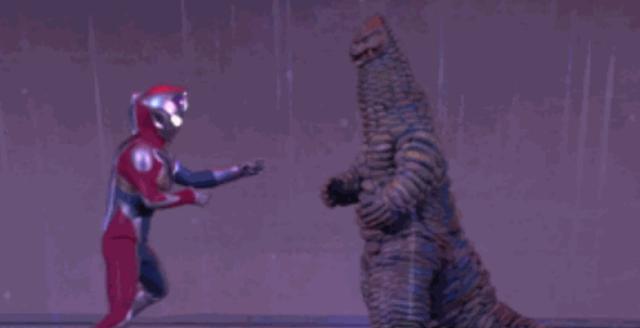 acgn漫评|戴卡奥特曼战斗打戏风格抢先看豪放派猛男打法带点搞笑的风格