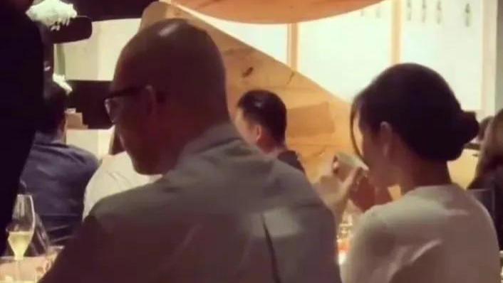 大S|大S带具俊晔见亲友照片曝光，小S伴随左右，欧巴光头造型很亮眼