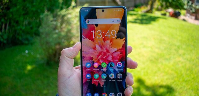 华为鸿蒙系统|iQOONeo6评测：很优秀的中端手机，但也有一个缺点