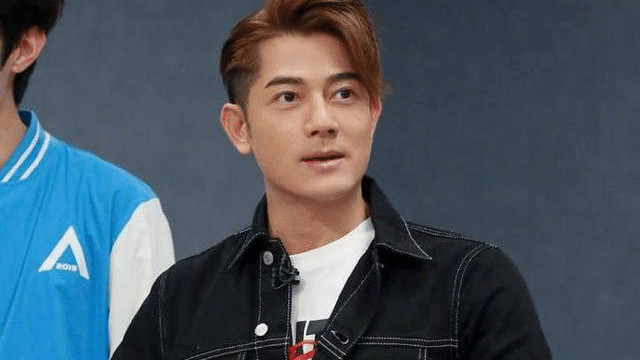 郭富城|郭富城比丈母娘还大4岁，两人照片曝光，站在一起相貌悬殊太大