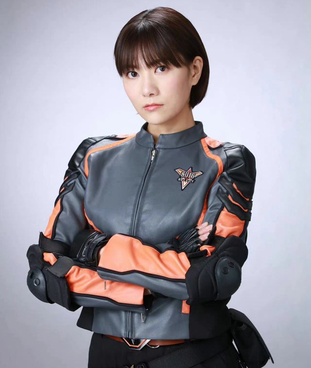 驾驶|戴卡奥特曼第五位角色，怪兽专家兼驾驶员，严厉的副队长姐姐