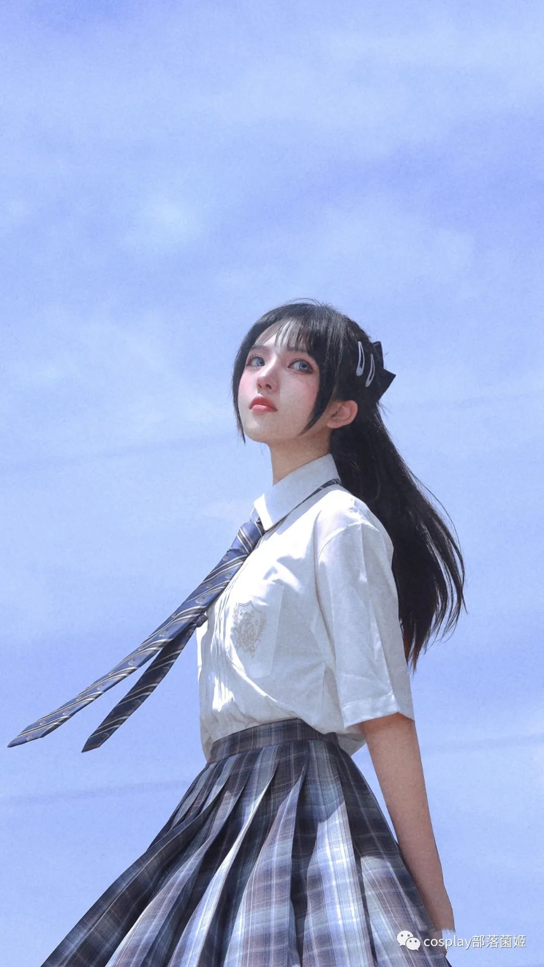 |JK少女：蓝天下那抹倩影