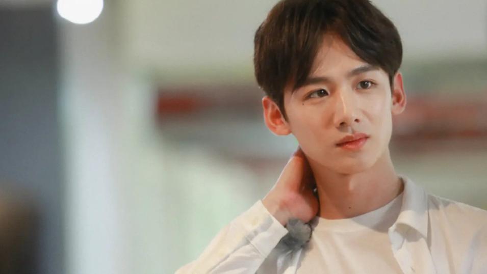 白敬亭|2019年白敬亭干了这一大事，让观众瞠目结舌，放眼娱乐圈没谁能轻易做到