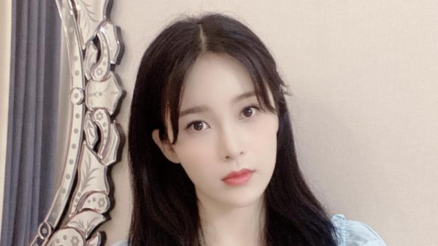 赵樱子|毁三观！31岁女星当众撩男厨师，要求对方喂肉，却自称被占便宜了