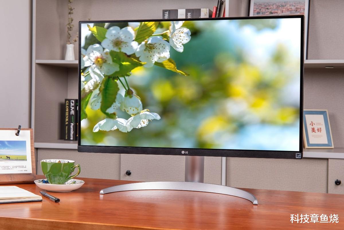 英特尔|办公总是腰酸背痛?看看这几款显示器或许让你更舒服