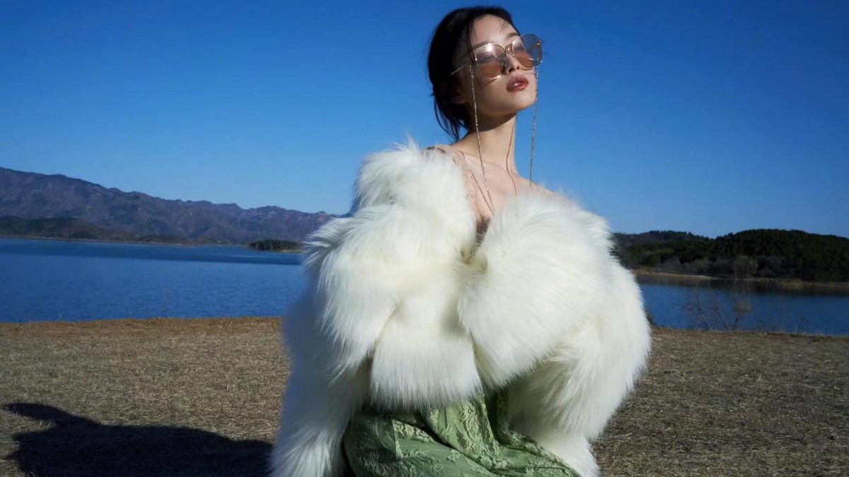 倪妮|倪妮Gucci女王不是白叫的！新大片蕾丝裙配皮草造型封神，名媛范十足