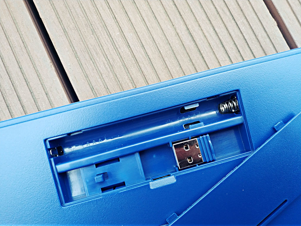 黑鲨5|帅气，好用：ikbc高达自由无线2.4Gcherry红轴