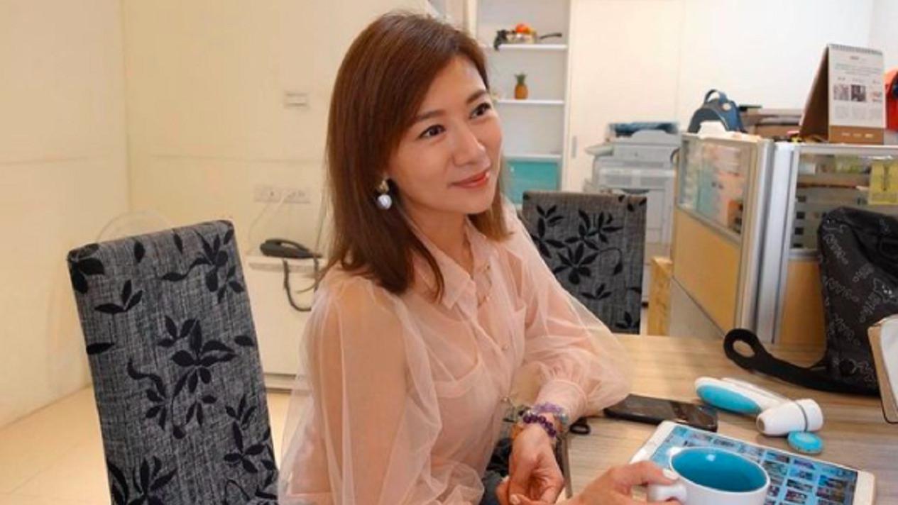 谢霆锋|42岁女星网恋被骗676万！从未见面称对方老公，有恐婚症至今未婚