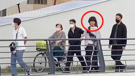 木村拓哉|49岁木村拓哉近照曝光，在日本街头被偶遇，网友：这么矮的吗？