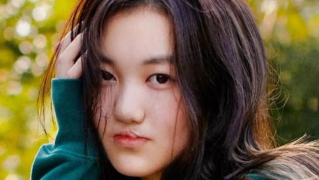 李嫣|一幅画价值一套房，出生即巅峰的李嫣，受尽了大众的偏爱