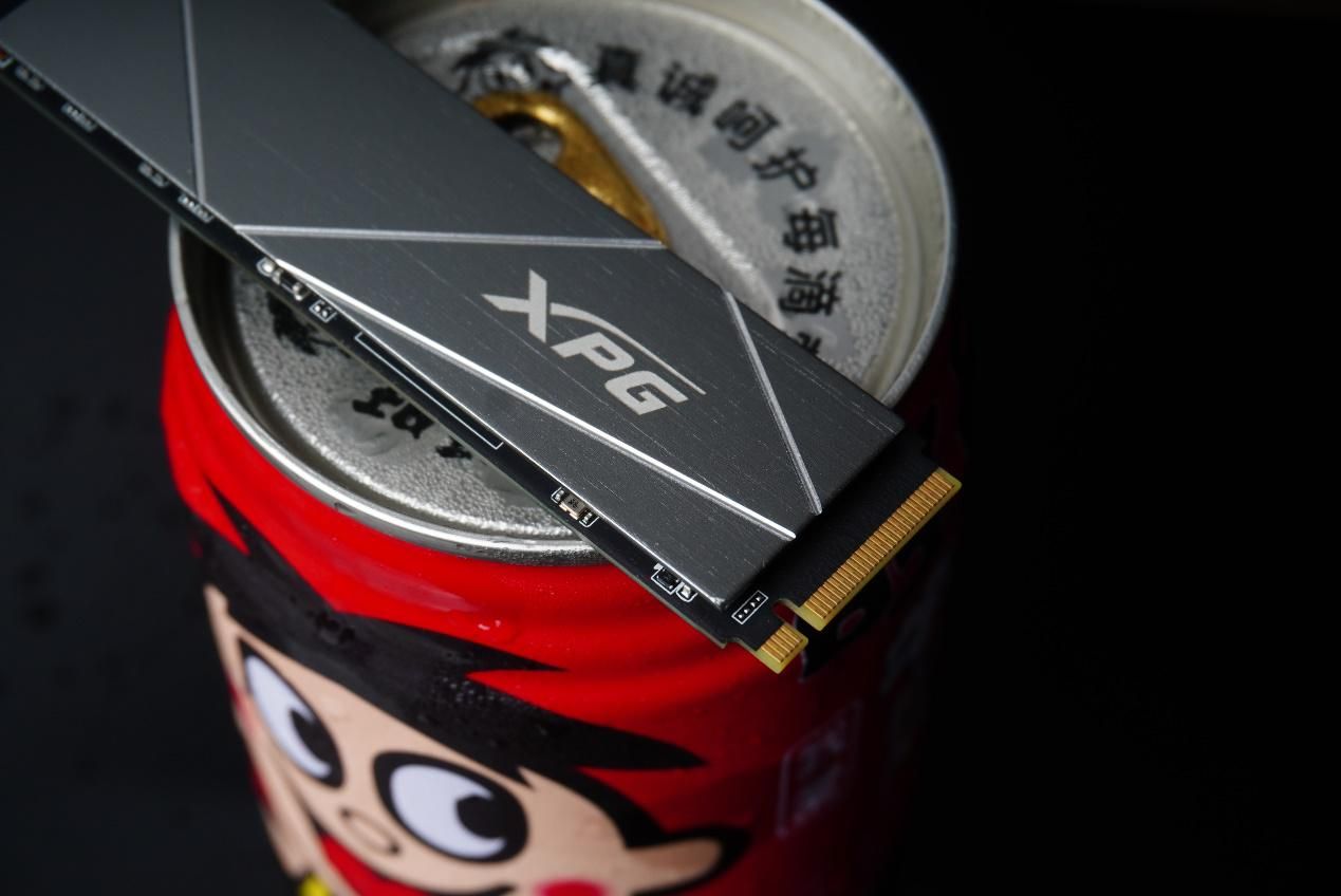 空调|简约、内敛、奢华,几何未来Model8 黑金达摩限定版装机分享