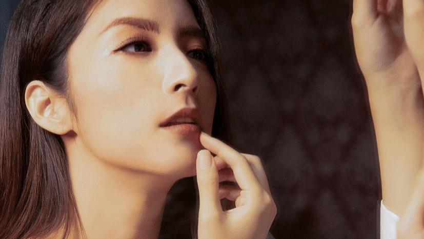 张靓颖|曾是《快女》最美选手，唱功不输张靓颖，却被当“赠品”雪藏12年