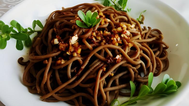 粘豆包|红薯面饸饹是山西小吃饸饹面的做法之一，营养丰富，微甜有特殊香味