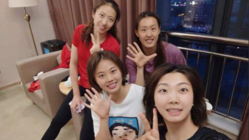 龚翔宇|龚翔宇25岁生日！三傻和杨涵玉相聚为小宇庆生，一个个都美美哒