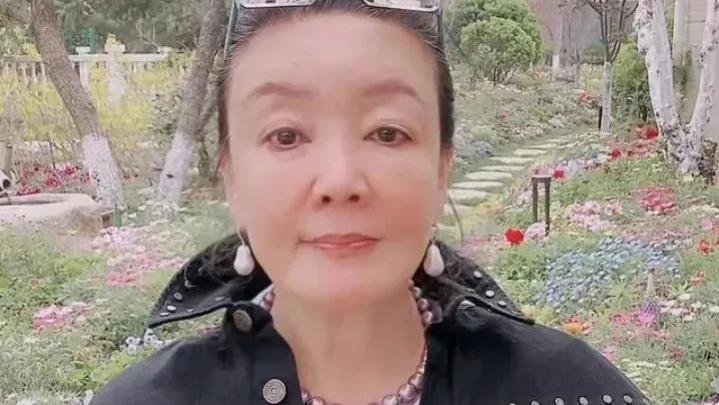 马伊琍|汪小菲每月亏本200万，马伊琍种小葱，明星疫情下的百态生活