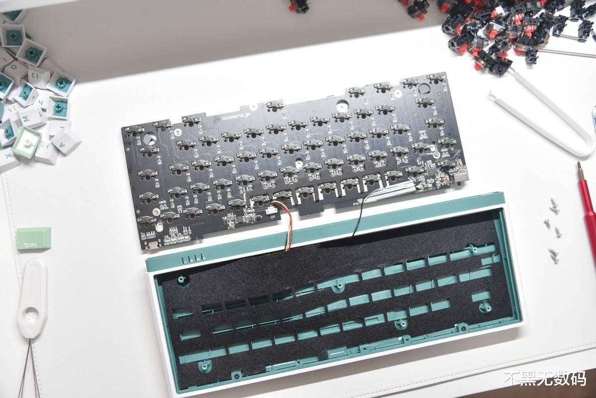 高通骁龙|完全拆解，这就是你们想要的好看、极简机械键盘，看你还买不买