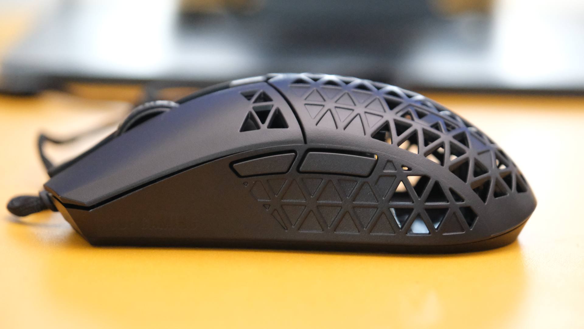 |极轻手感,夏日电竞神器丨华硕TUF GAMING M4 AIR鼠标上手