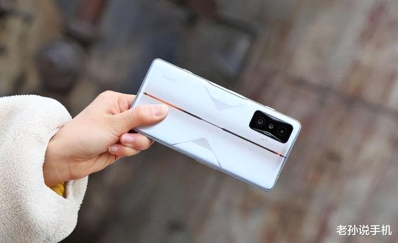 红米手机|安兔兔7月份性价比排行：红米拿下双冠军，哪一款更值得推荐？