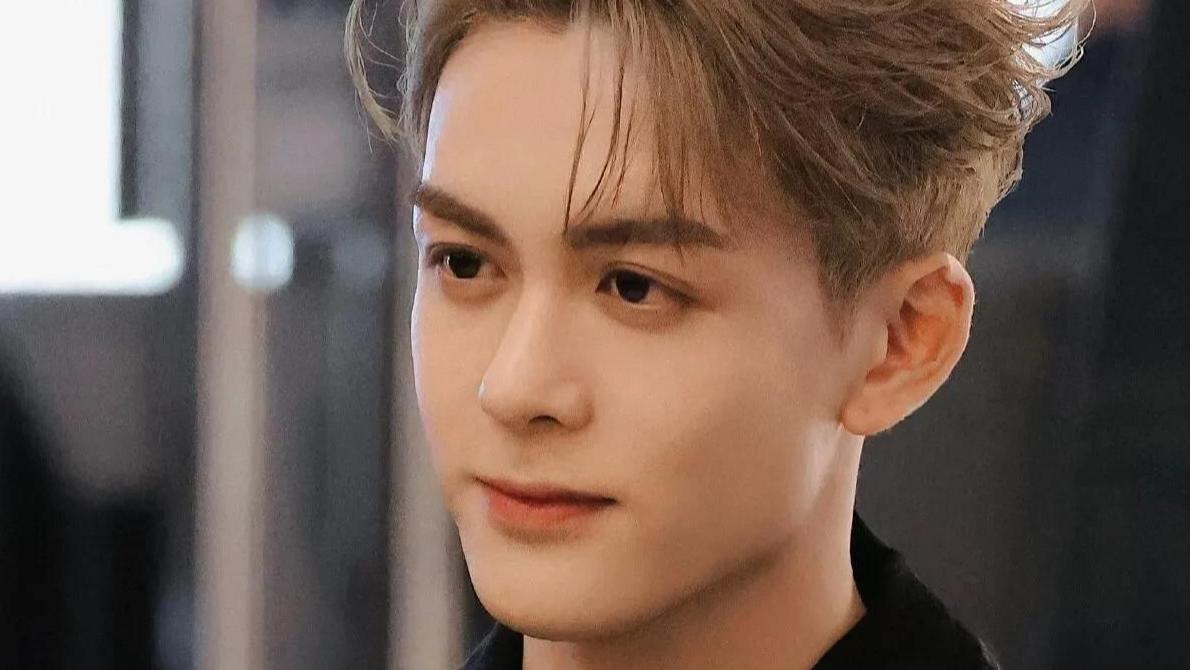 田海蓉|初见惊为天人，再见平平无奇的7位男星，他们的颜值怎么成谜了