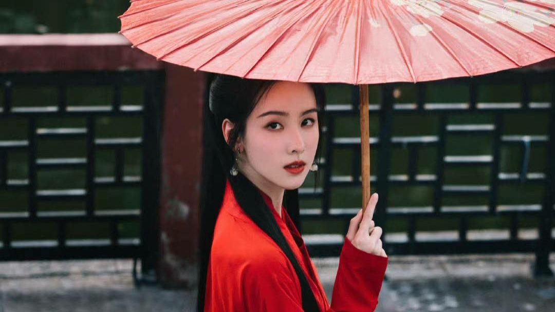 成毅|成毅新剧路透曝光，女主被迫“卖惨”？双方粉丝学聪明了