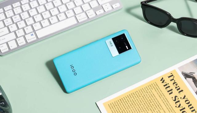 iqoo|iQOONeo7配置超大方，5000mAh+80W组合，红米有对手了