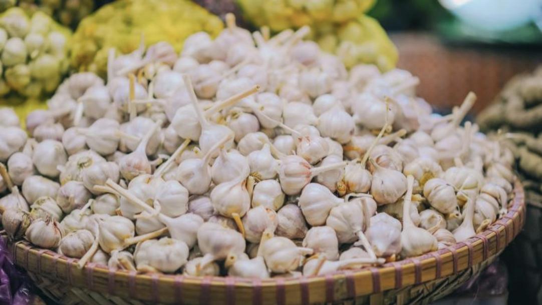 大蒜|这两类人注意：肉再香也要忍住不吃蒜！