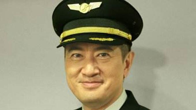 邓梓峰豪宅内景曝光，装修简约有格调，家族资产20亿却开27年旧车