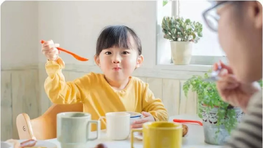 胃癌|妈妈的“敷衍早餐”，正悄悄伤害孩子发育，再不忌口，脾胃或“烂如渔网”