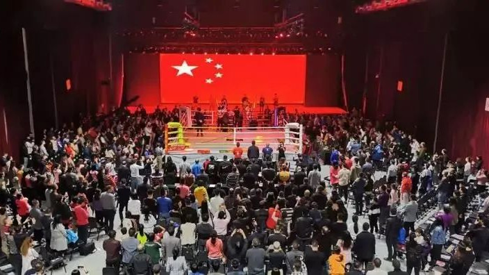 |搏击传奇老炮重出江湖，网友怒评：脸都不要了！居然只为这个？