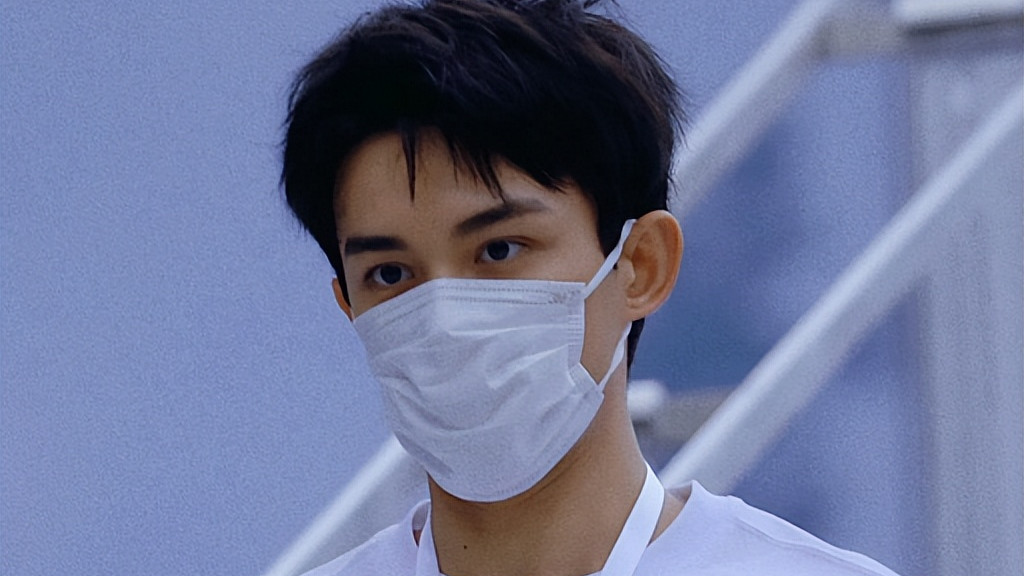 吴磊|吴磊新剧《爱情而已》官宣！合作实力女神，开机照状态令人惊艳！